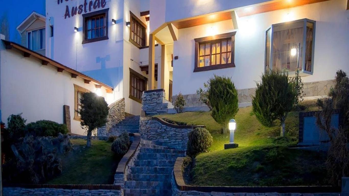 Austral By Dot Light 3*